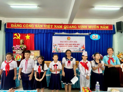 Đại hội liên đội trường Tiểu học Bến Súc nhiệm kỳ 2025-2026