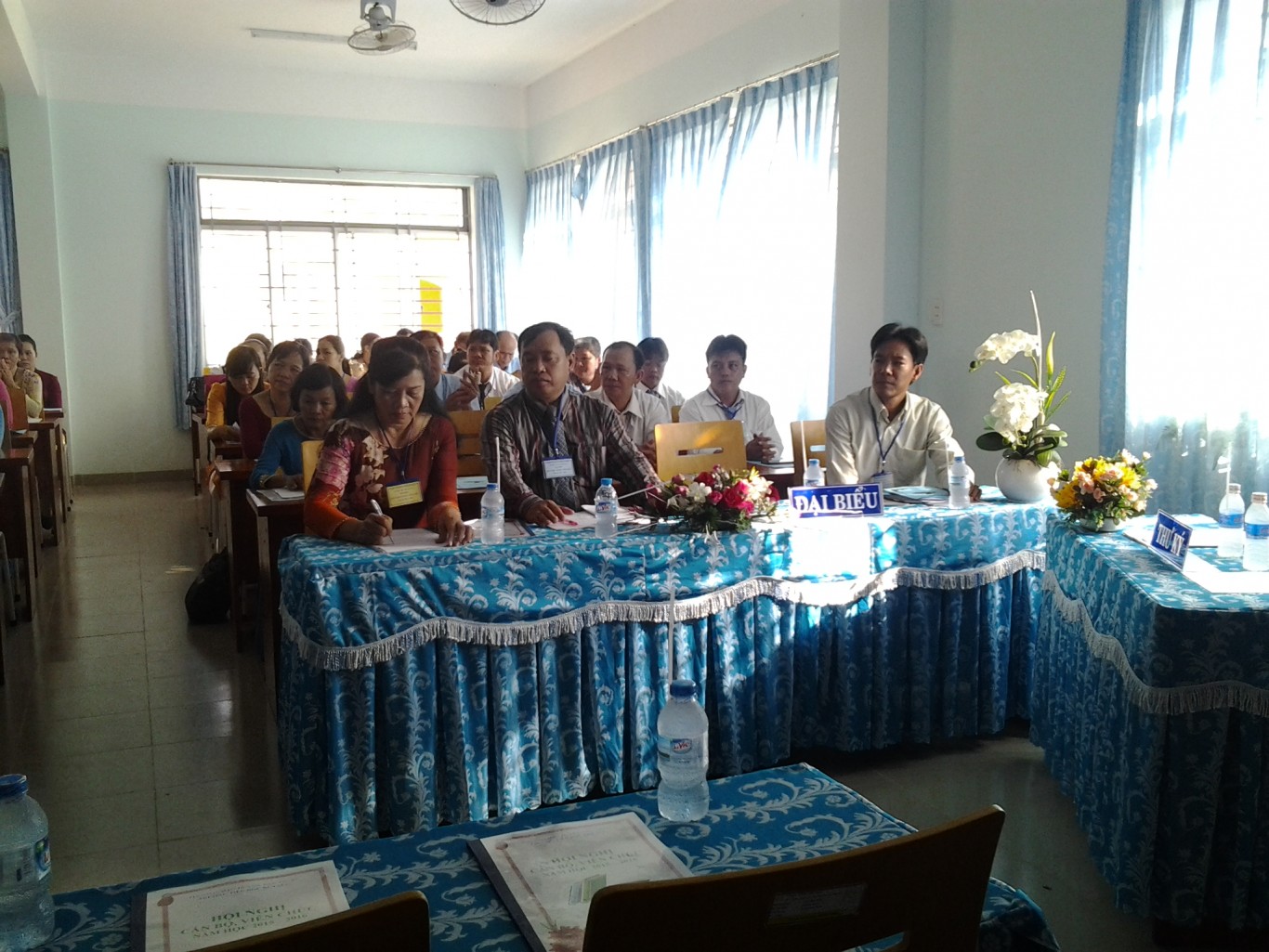 Lãnh đạo chính quyền