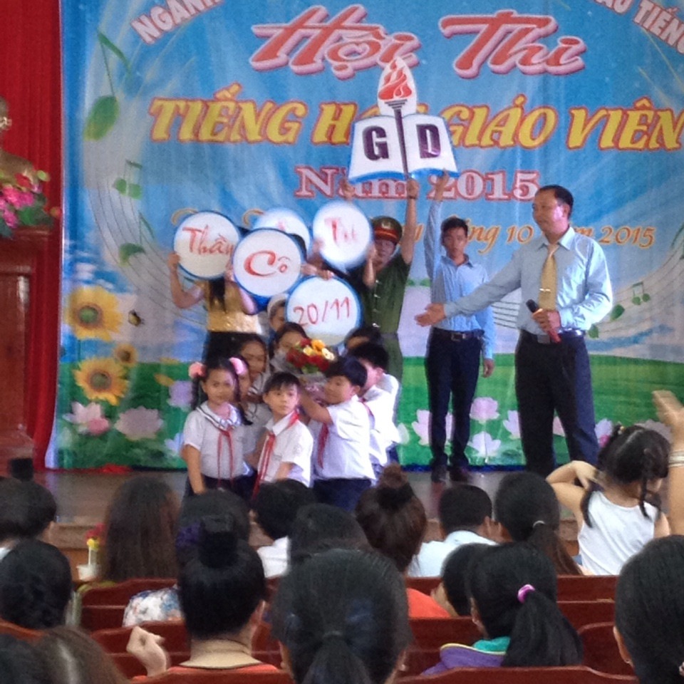 Tham gia Tiếng hát GV của Trường TH Bến Súc
