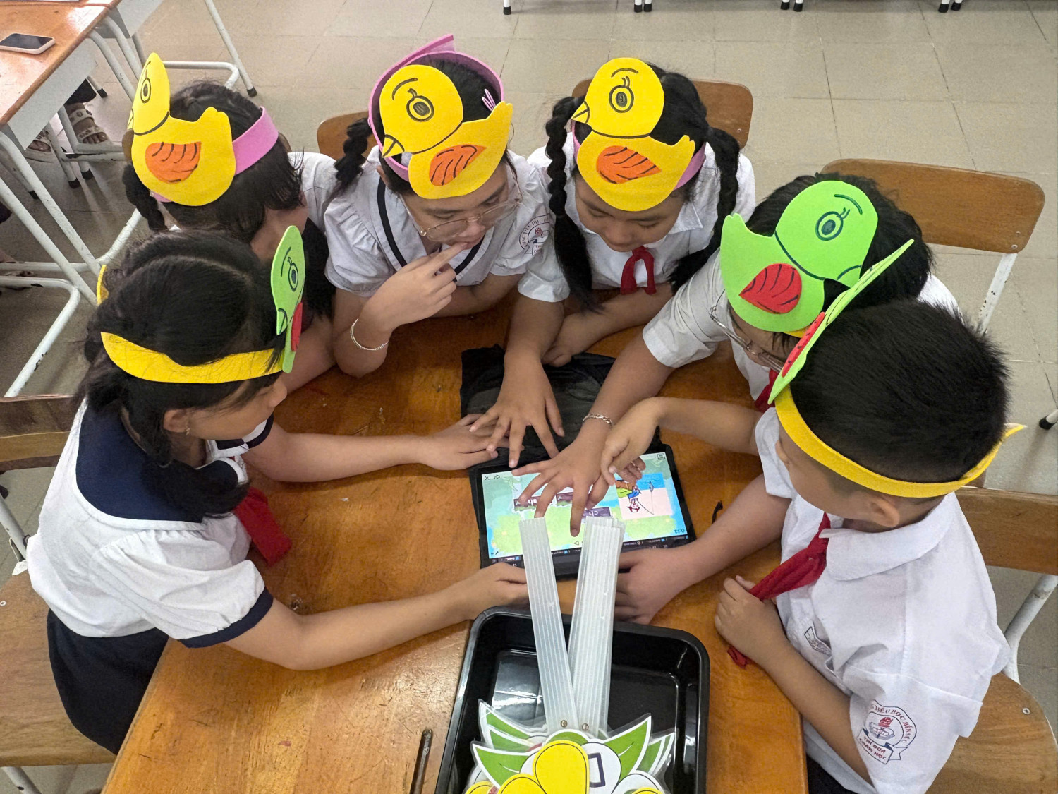 Chuyên đề Tiếng Anh cấp phường “Ứng dụng công nghệ thông tin và trí tuệ nhân tạo (AI) trong dạy từ vựng môn Tiếng Anh lớp 4”